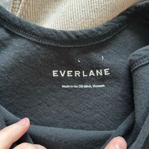 Everlane Charcoal Crew Neck Tee